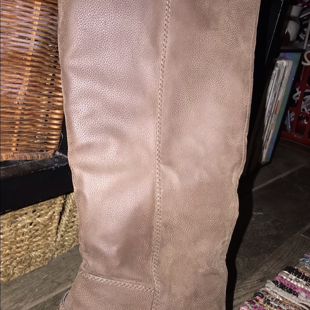 Brown BOOTS - Picture 3 of 3
